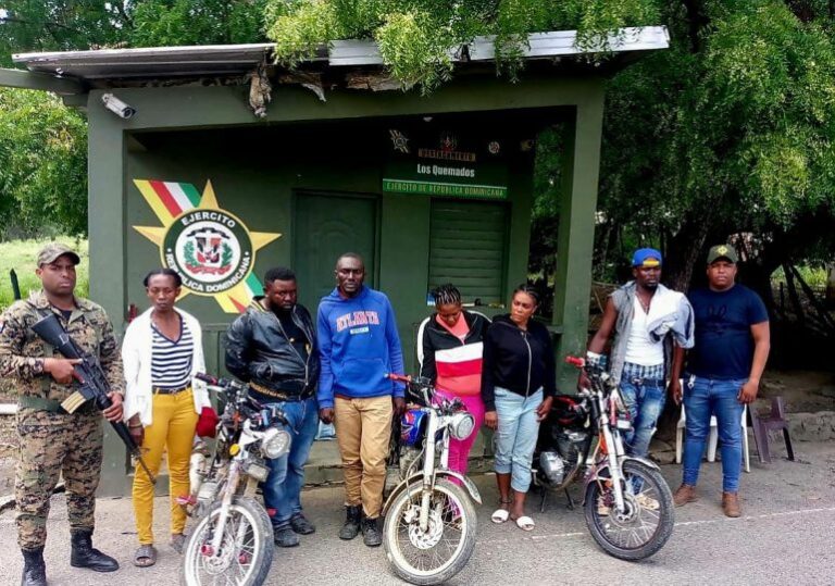 Ejército detiene a 30 inmigrantes haitianos indocumentados