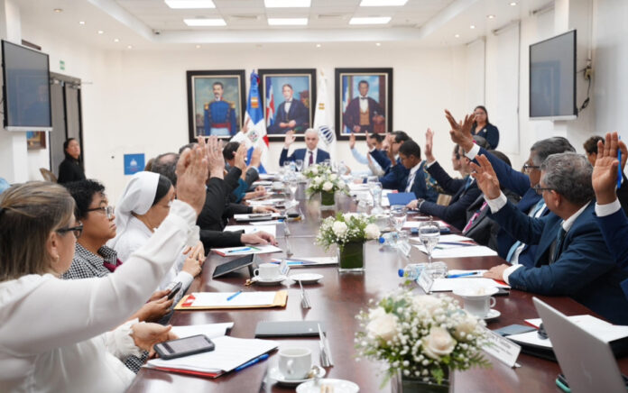 Ministro De Camps presenta plan estratégico para el año escolar 2025-26 ante el CNE Ministro De Camps presenta plan estratégico para el año escolar 2025-26 ante el CNE