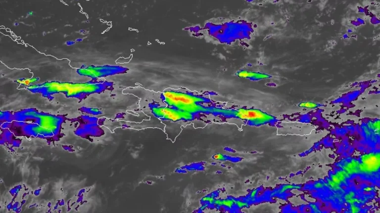 Aguaceros locales con aisladas tronadas y ocasionales ráfagas de viento en varios puntos del país