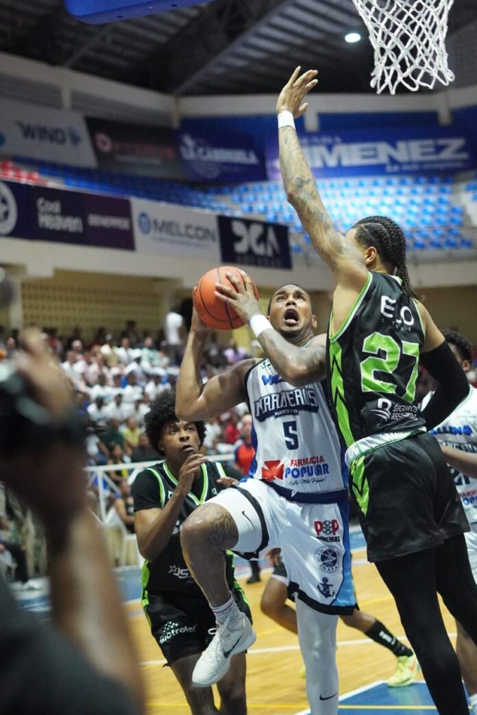 Marineros buscan escalar al primer lugar en partido clave frente a los Reales este martes Marineros buscan escalar al primer lugar en partido clave frente a los Reales este martes