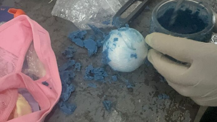 DNCD ocupa velones y otro peluche lleno de fibras de cocaína DNCD ocupa velones y otro peluche lleno de fibras de cocaína
