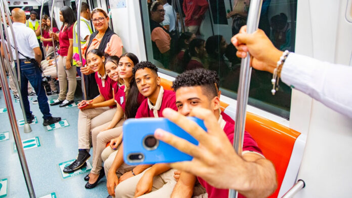 Línea 1 del Metro moviliza 10 % más usuarios sin congestión, en primer día de clases Línea 1 del Metro moviliza 10 % más usuarios sin congestión, en primer día de clases