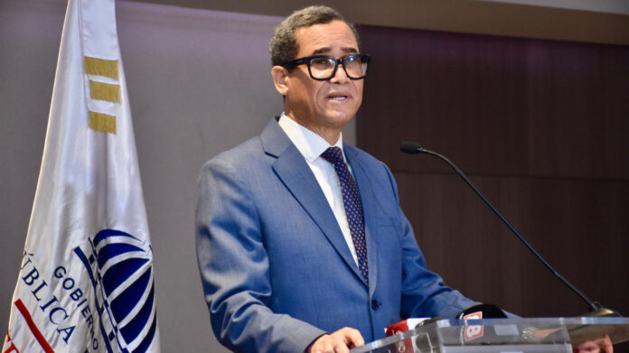 En 2025 suma casi 300,000 trabajadores más y más de 3,000 nuevos empleadores.