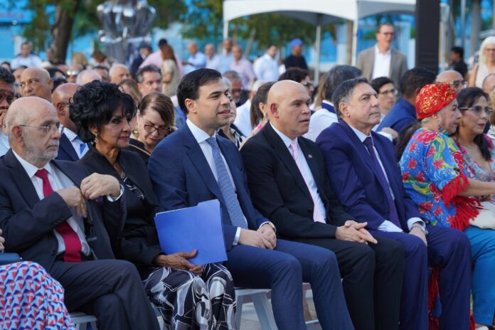 Roberto Ángel Salcedo inauguró la Bienal Nacional de Artes Visuales