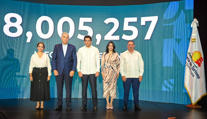 RD recibe más de 8 millones de visitantes hasta agosto RD recibe más de 8 millones de visitantes hasta agosto