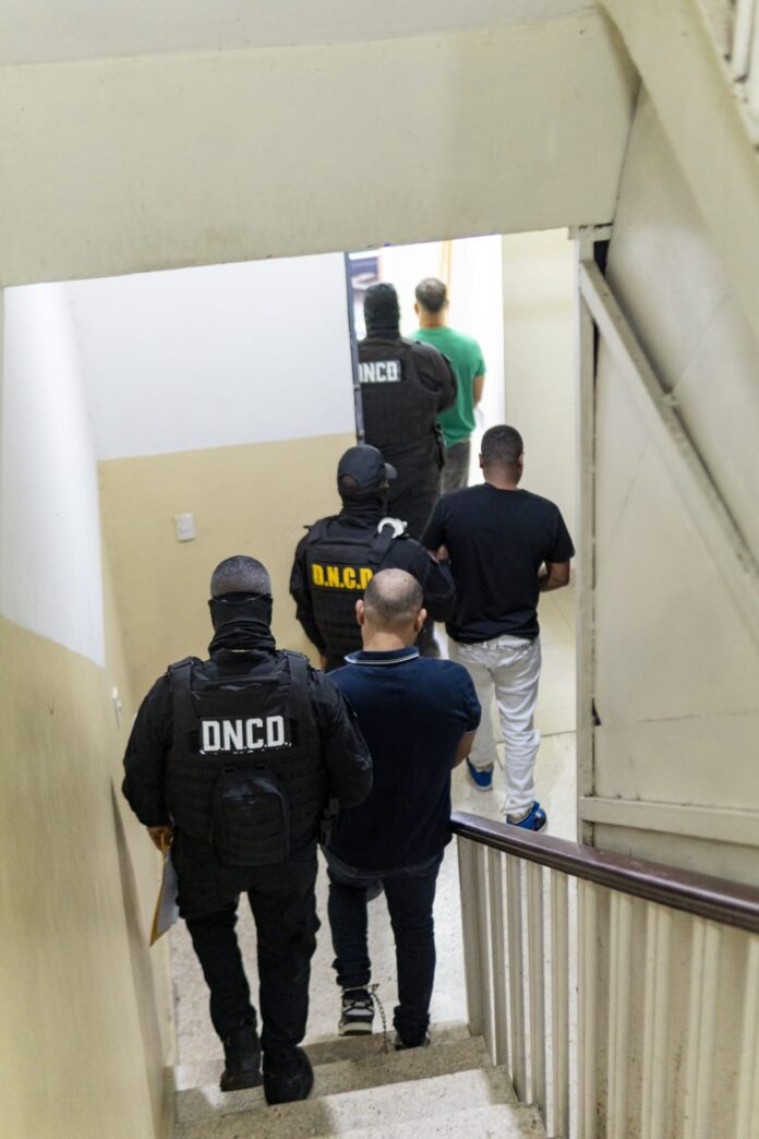 Extraditan a Estados Unidos tres dominicanos por tráfico de drogas y homicidio