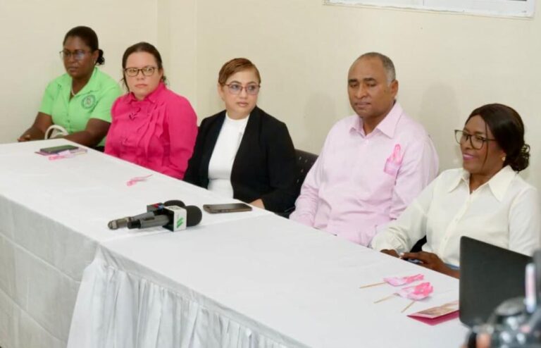 DPS Peravia y Oficina Senatorial Julito Fulcar se unen por la prevención del cáncer de mama