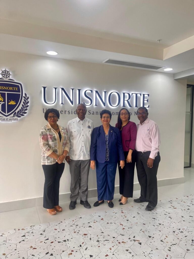 Viceministra del MESCyT visita nueva sede de Unisnorte y resalta avances