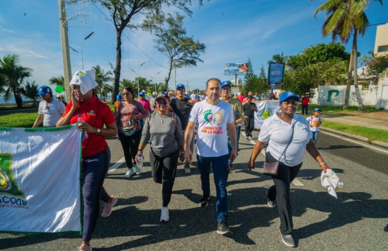 Coopsema y Fencoopsegud realizan exitosa caminat