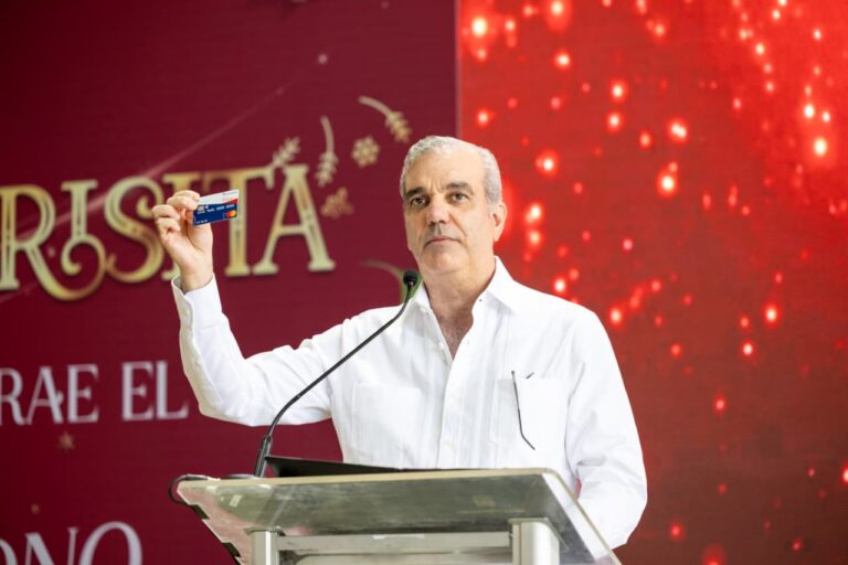 Presidente lanza Bono Navideño 2025