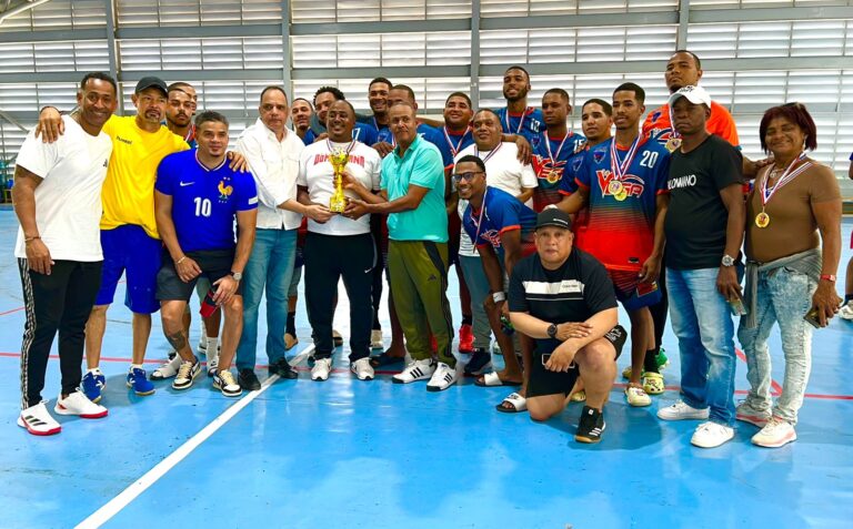 La Vega repite corona campeón nacional superior balonmano
