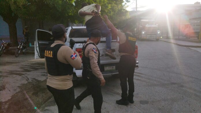 DNCD arresta en Montecristi a “la chercha” buscado activamente por tráfico de drogas y otros delitos DNCD arresta en Montecristi a “la chercha” buscado activamente por tráfico de drogas y otros delitos