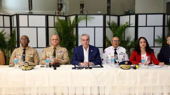 Presidente Abinader encabeza reunión de seguimiento al Plan de Seguridad Ciudadana Presidente Abinader encabeza reunión de seguimiento al Plan de Seguridad Ciudadana