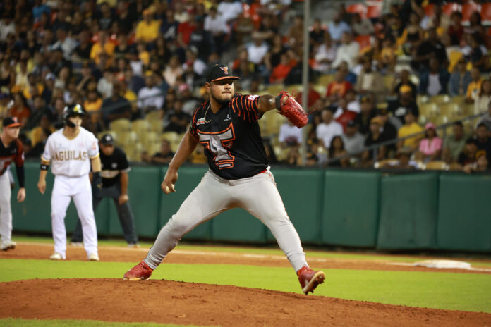 Toros anuncian nuevo receptor y rotación para semana final Round Robin