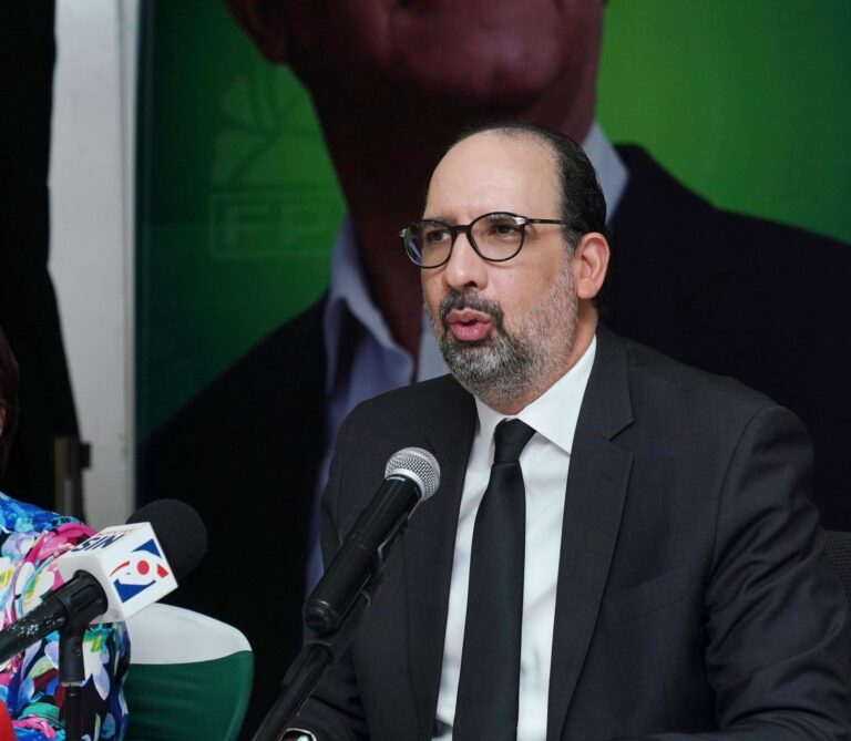 Fuerza del Pueblo inicia jornada de cedulación de dirigentes en coordinación con la JCE