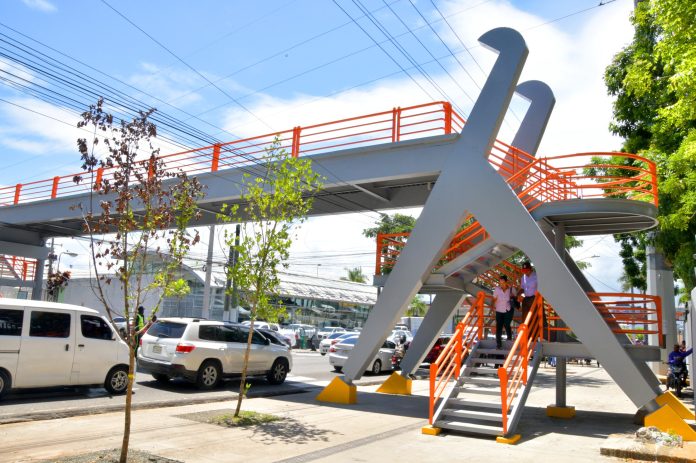 PEATONAL ORTEGA Obras Públicas habilita puente peatonal en la avenida Ortega y Gasset