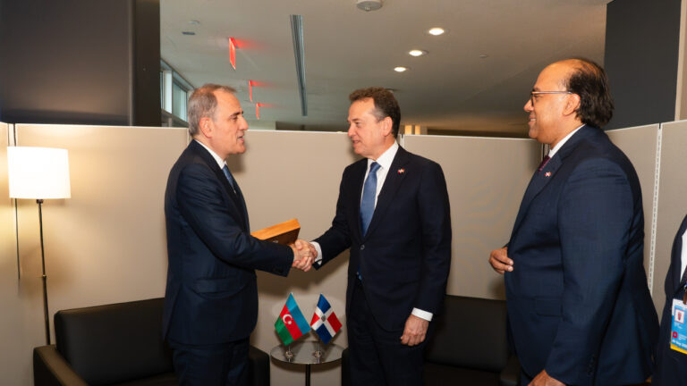 RD y Azerbaiyán acuerdan exención de visado para titulares de pasaportes ordinarios
