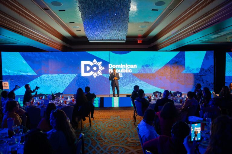 Ministro David Collado encabeza en Houston el roadshow 124 para promover a RD como destino turístico