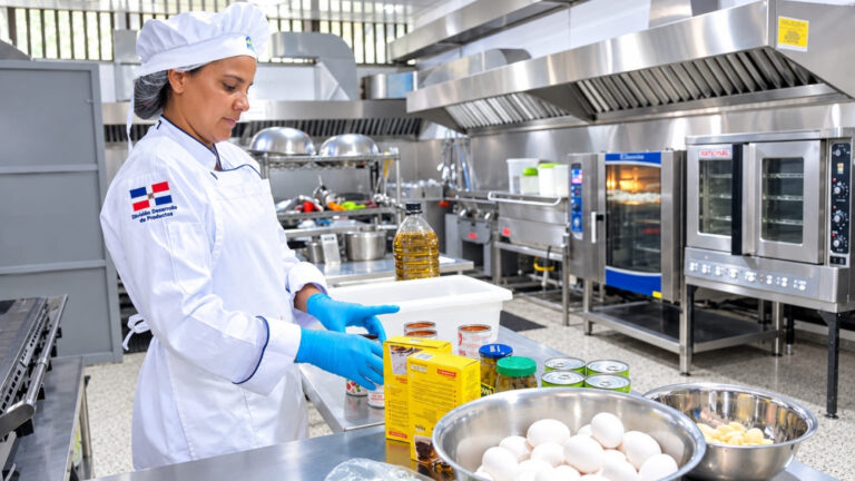 INABIE refuerza la calidad de la alimentación escolar con capacitación a proveedores