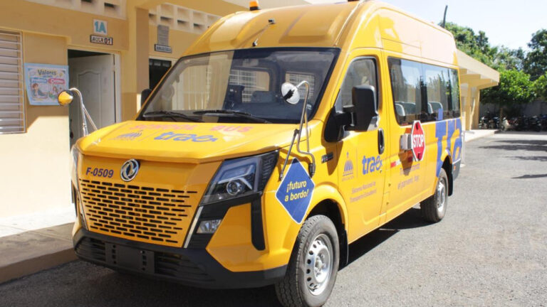 TRAE entrega autobús en Villa Tapia y suma una nueva ruta a su cobertura nacional